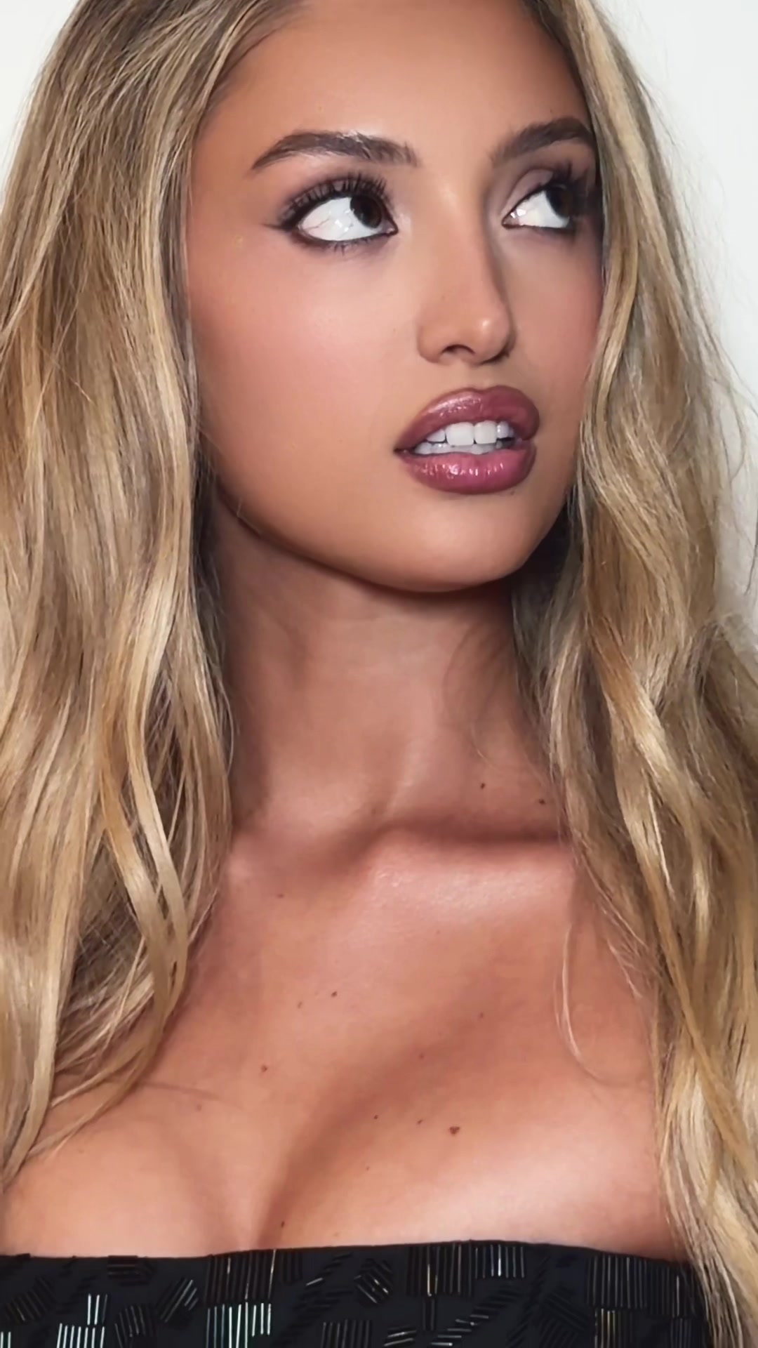 @bella