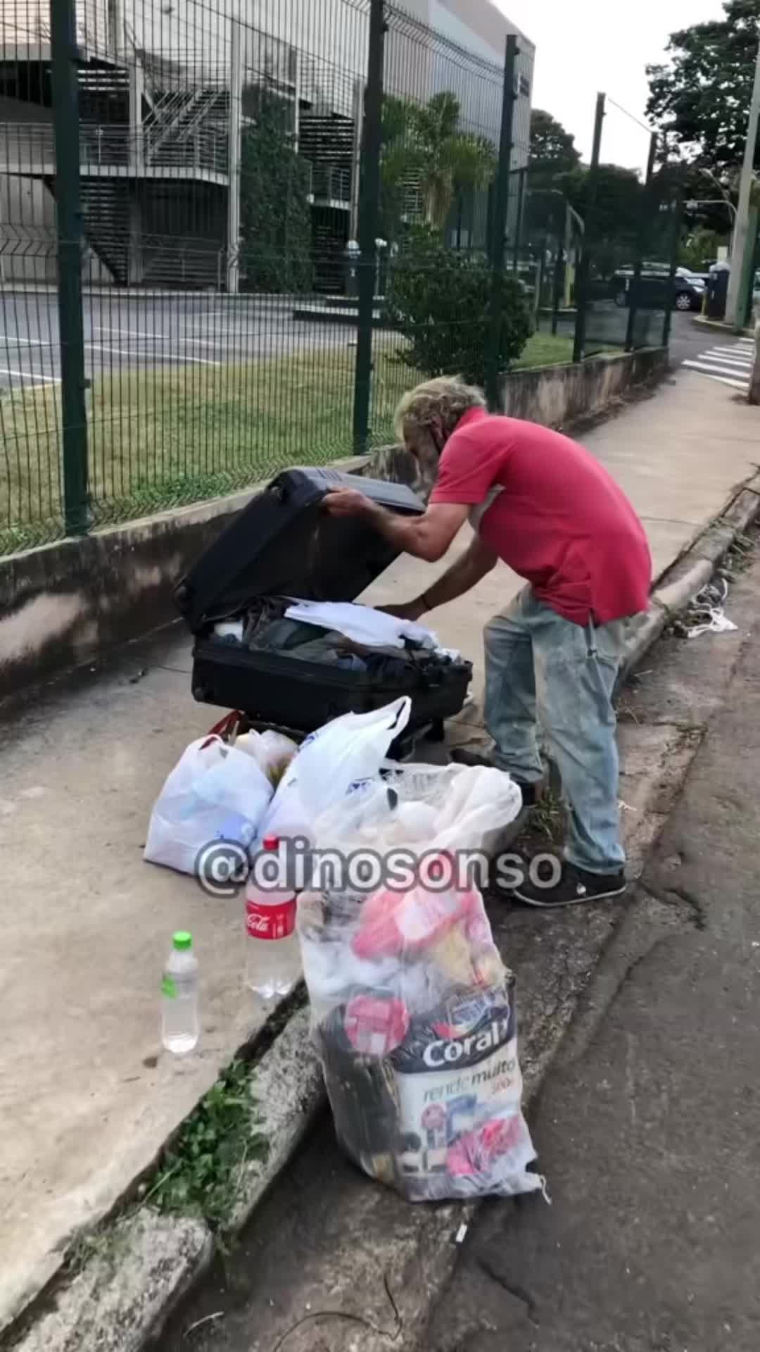 @DinoSonso