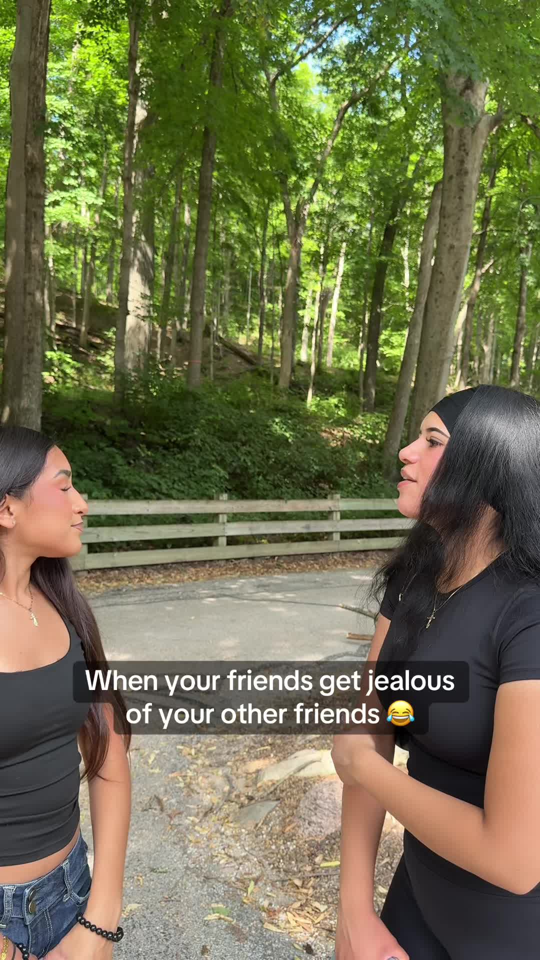 @Hermanas&ensp;V