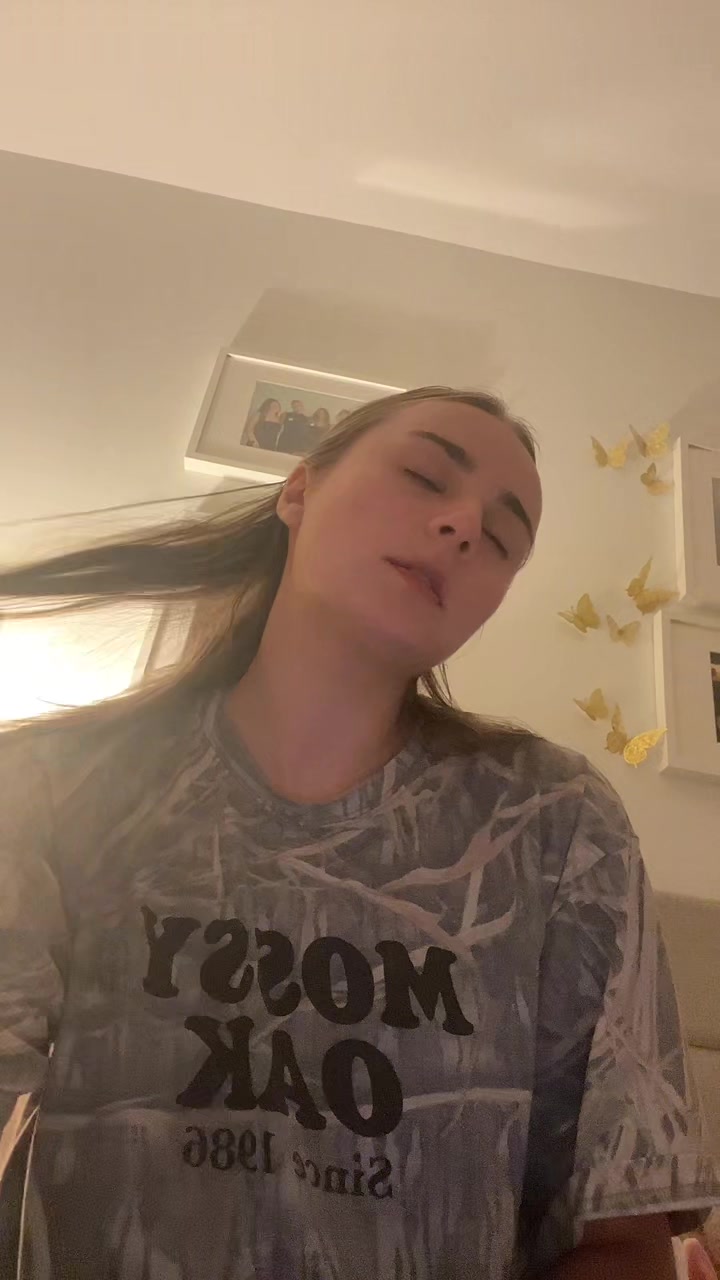 @👩🏼🎨