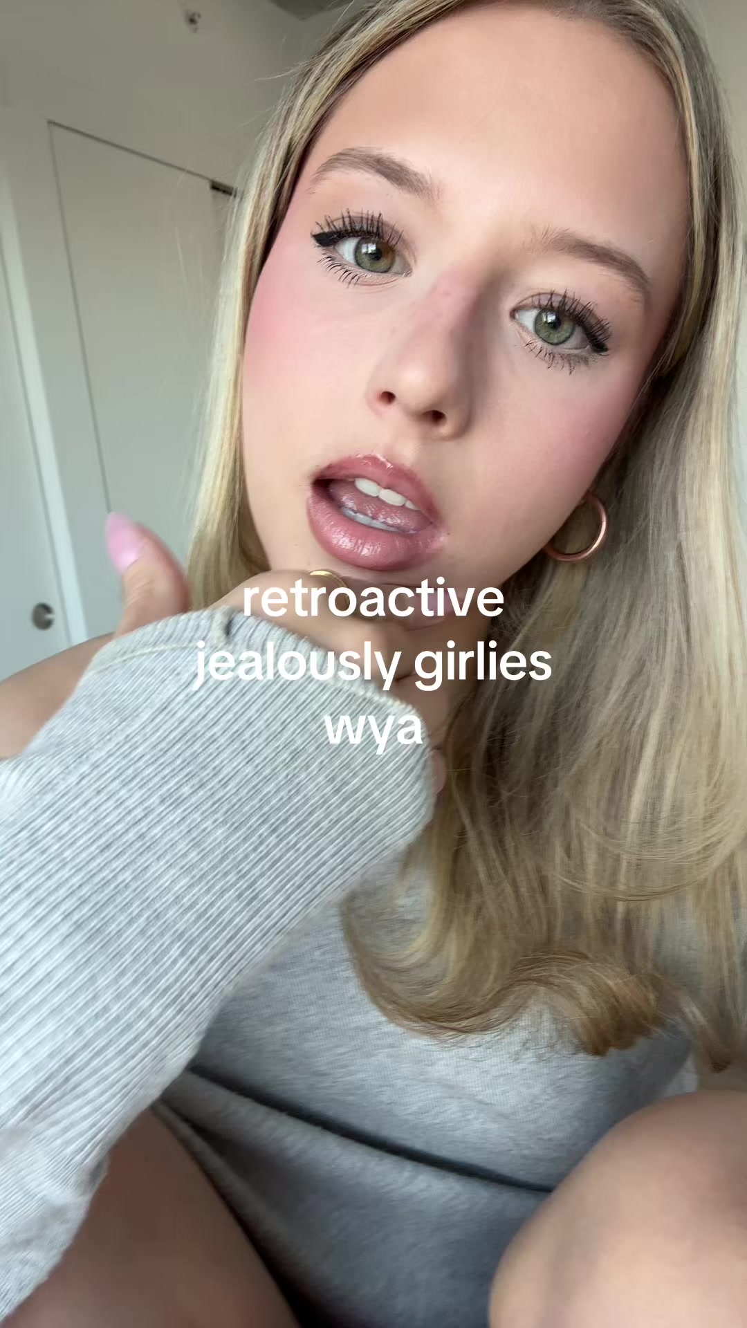 @KYRA| WELLNESS + FASHION
