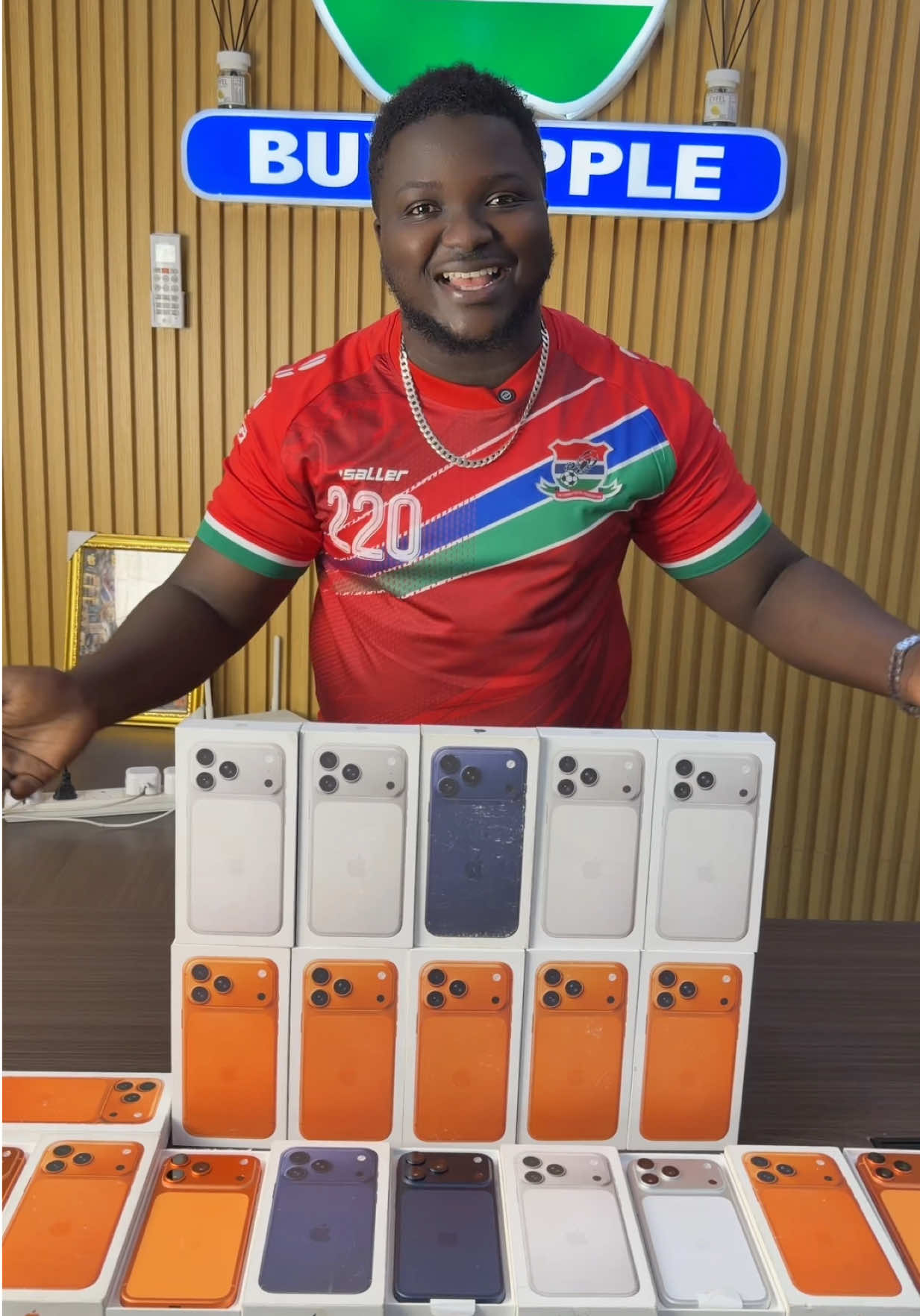 @Buy Apple 🇬🇲