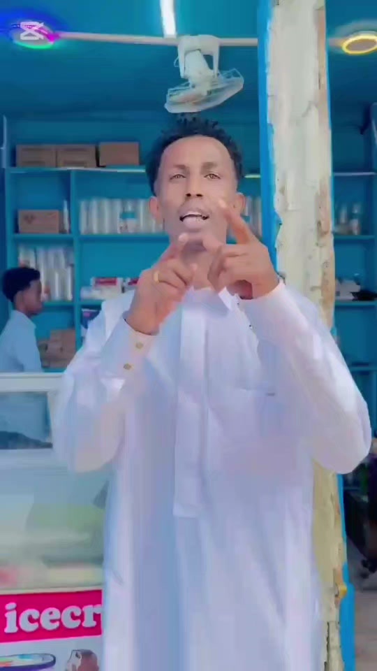 @Madax weynaha qoxotiga🙏