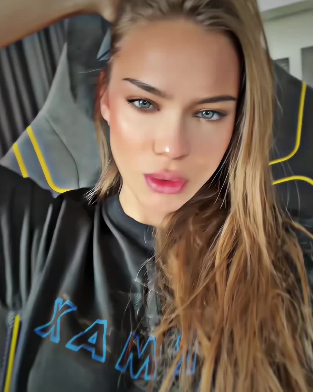 @🪽