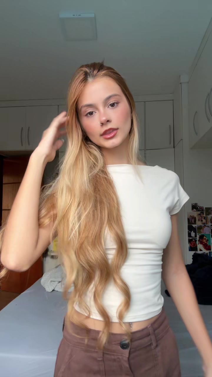 @Clara_branquinhoo