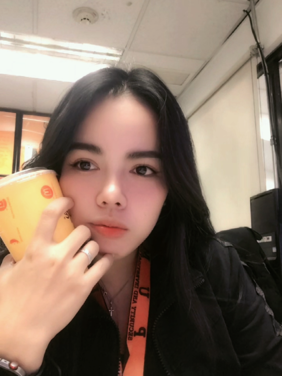 @👮jaahzel🏳️🌈