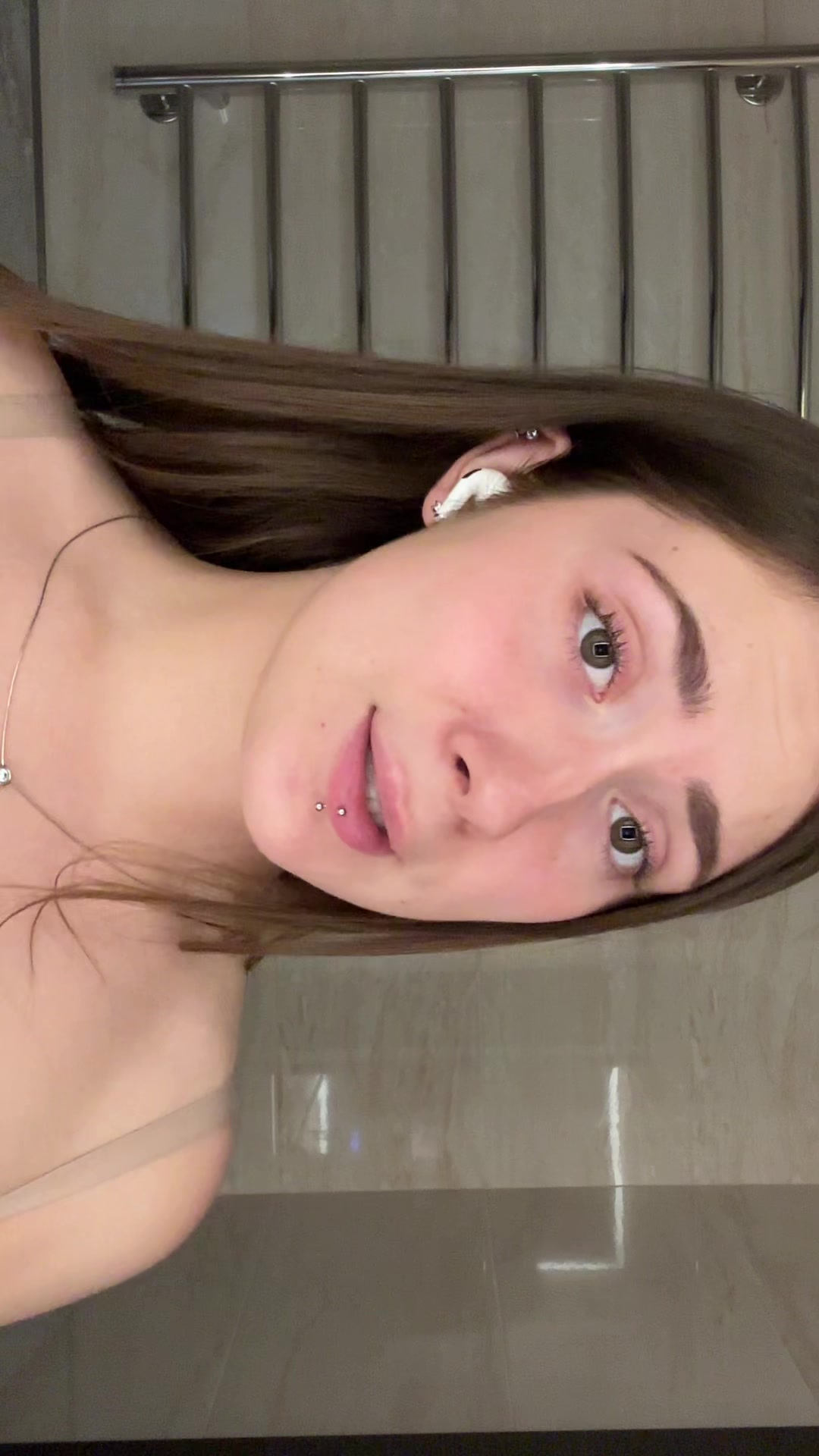 @мила