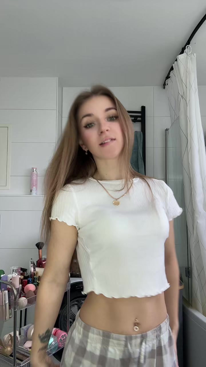 @Elizaa_2097