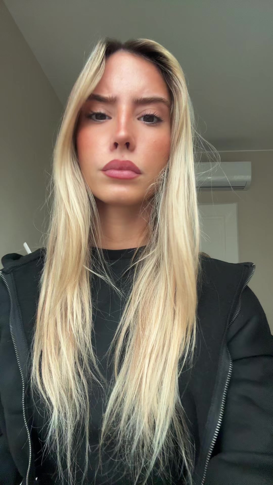 @ju571na