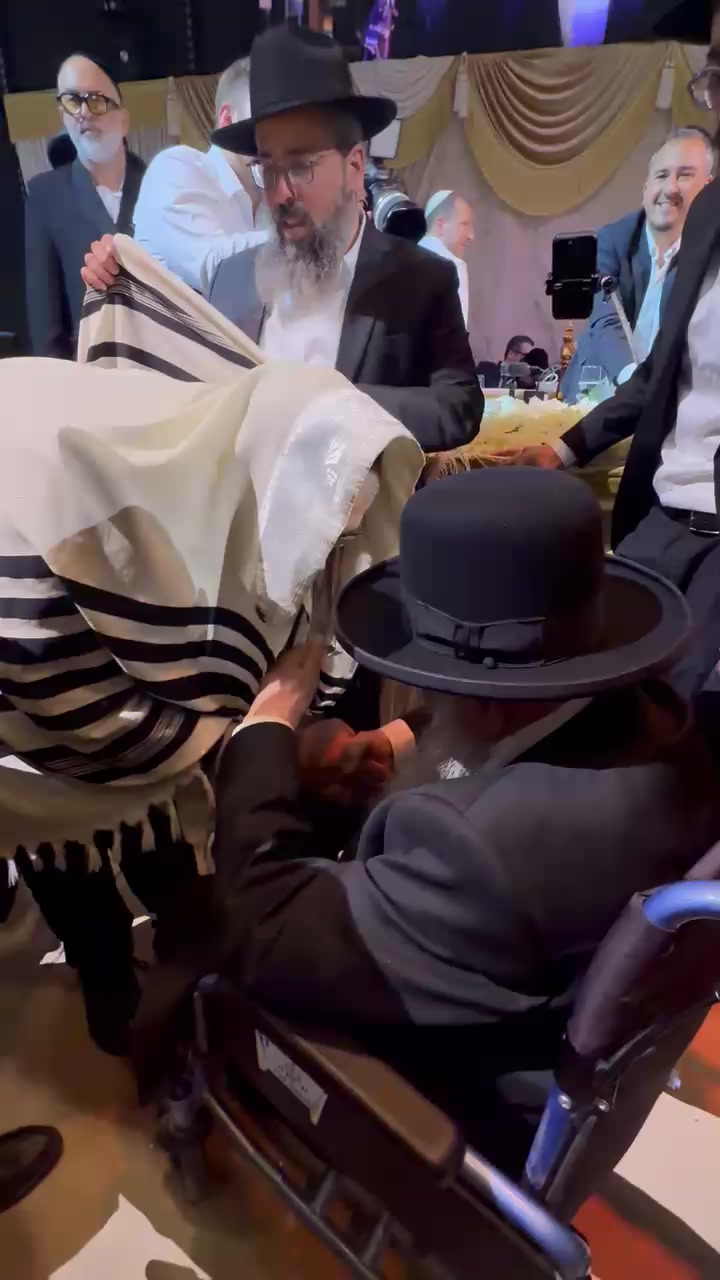 @הינוקא העמוד הרישמי