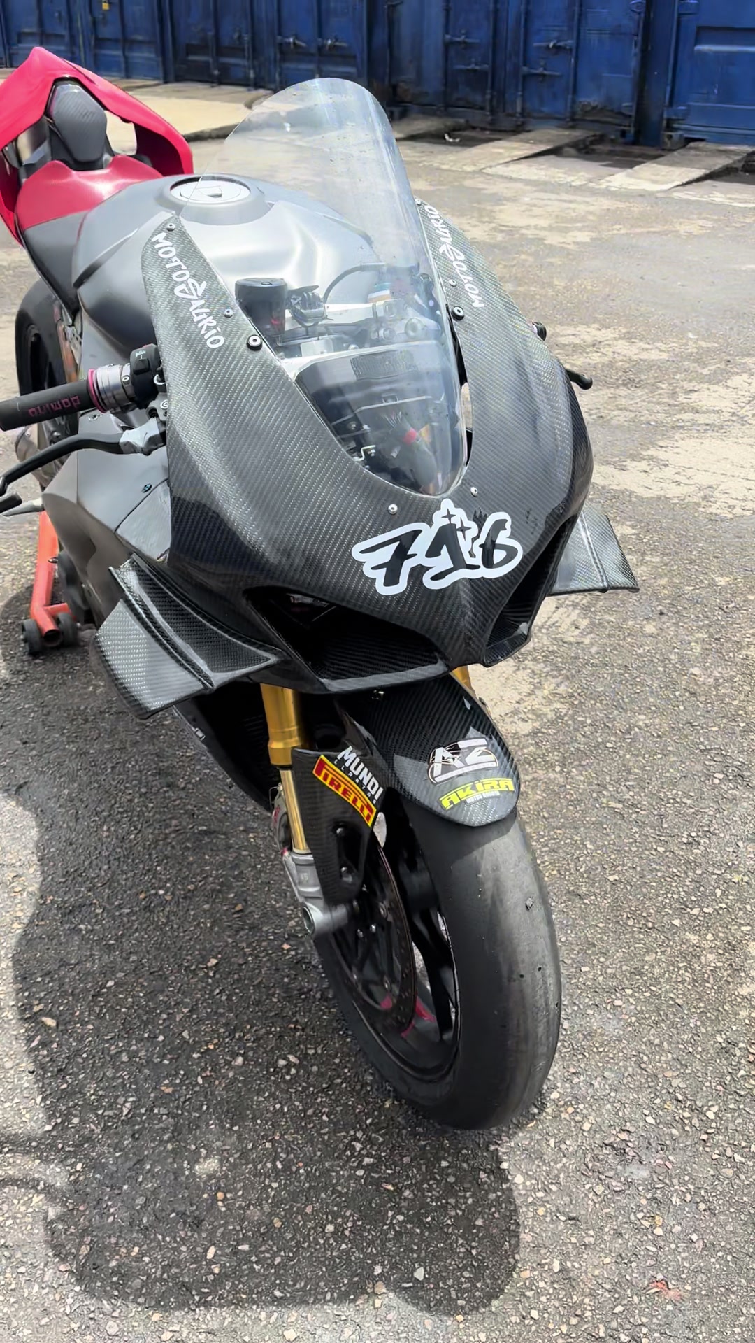 @Motosaurio