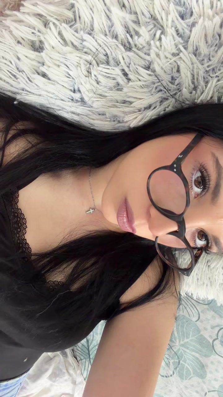 @🦦