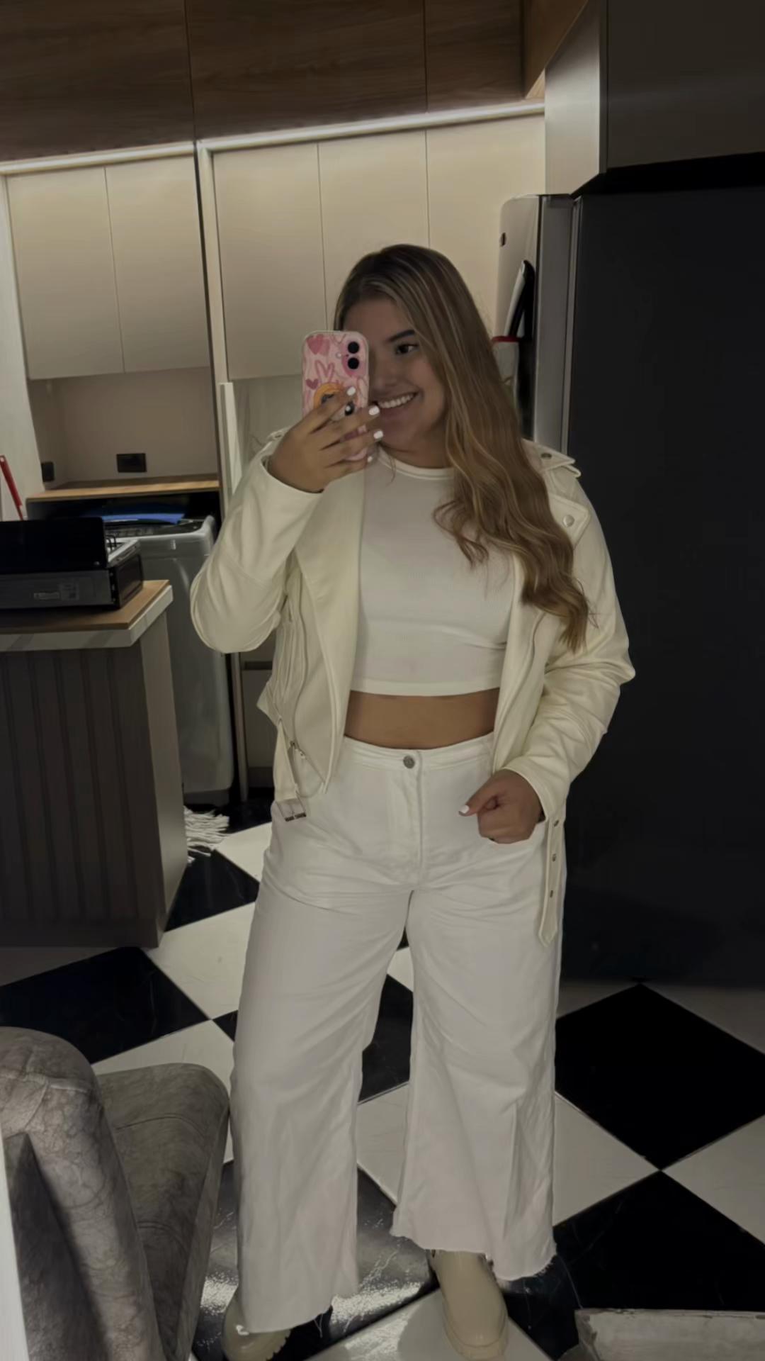 @Ana ✨