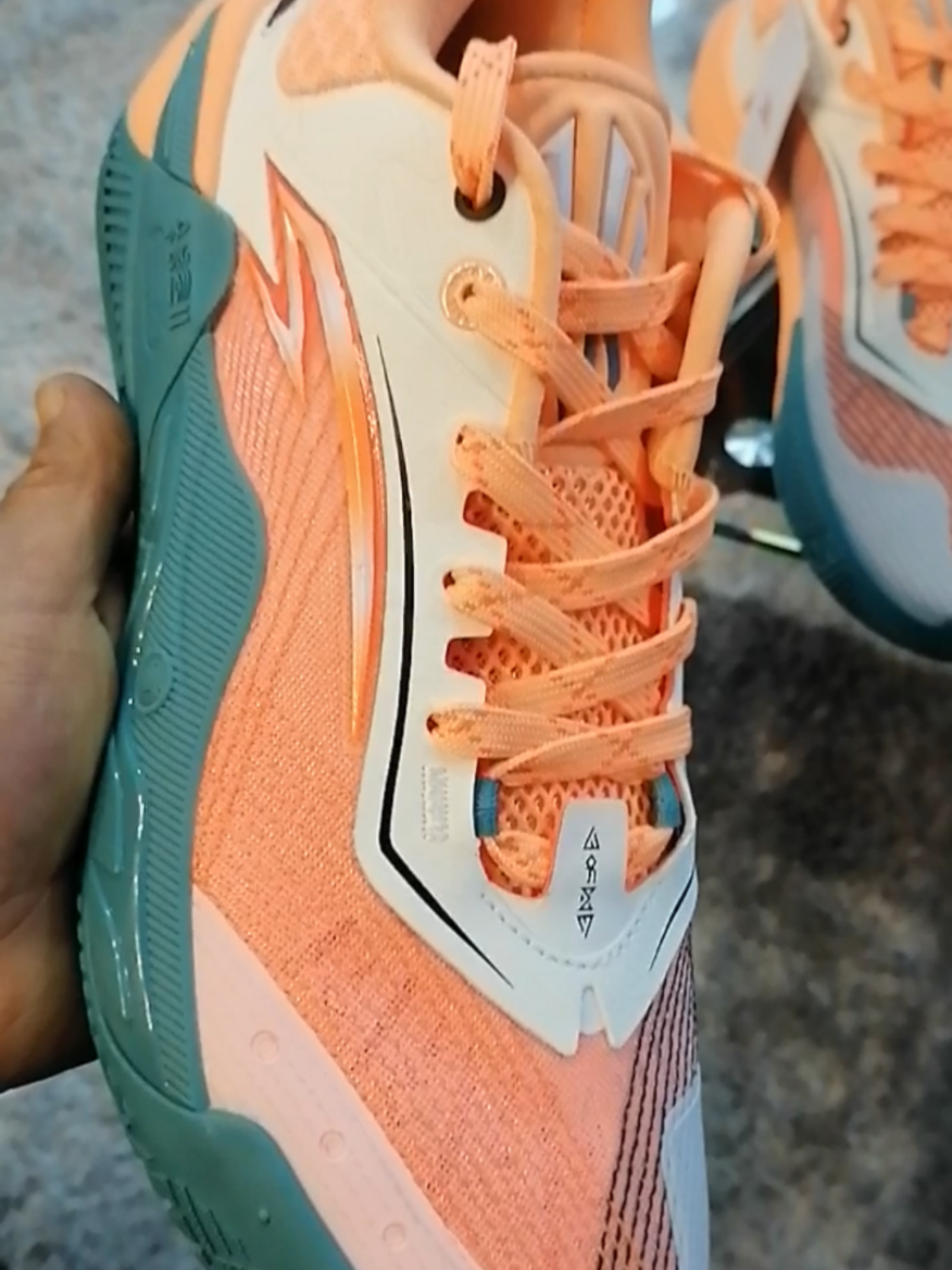 @Sneakers manitos👍