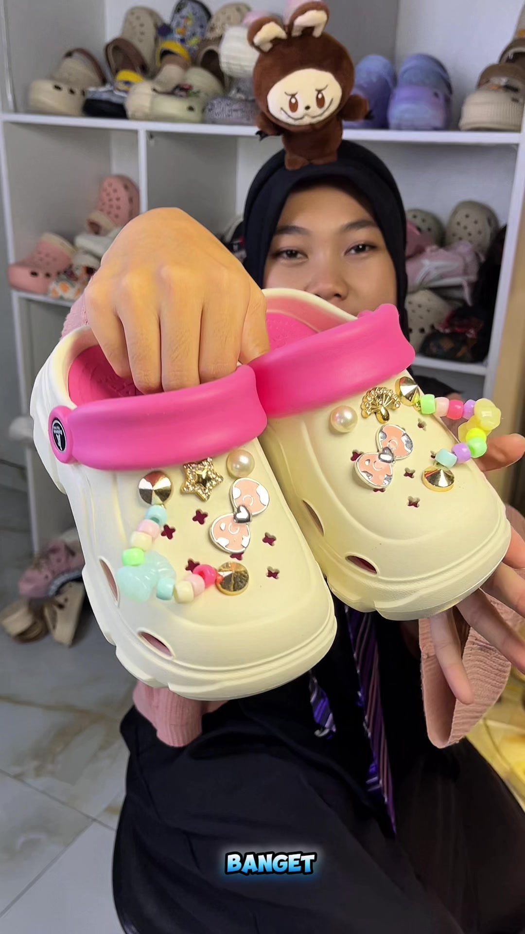 @LELI si paling TAS dan SANDAL