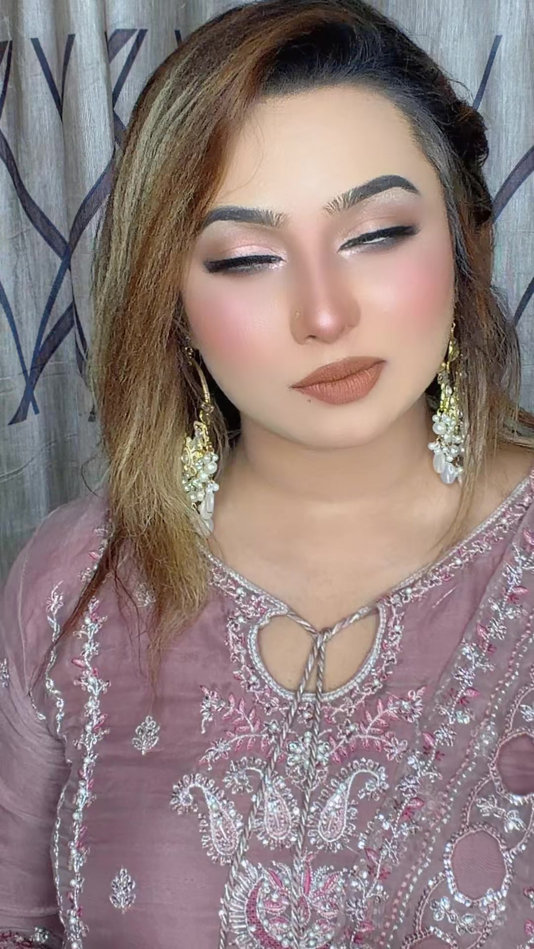 @Mayhar’s makeup touch