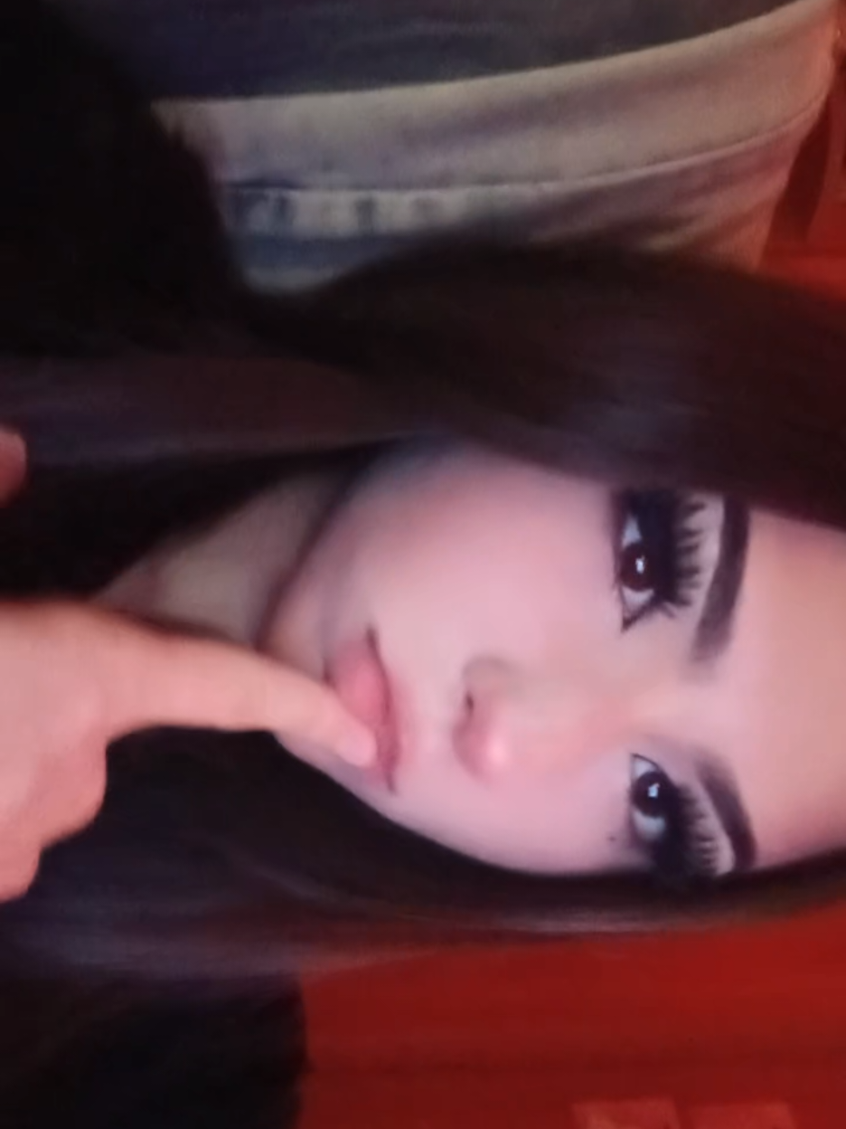 @𝑵𝒐𝒏𝒂🩶🖤