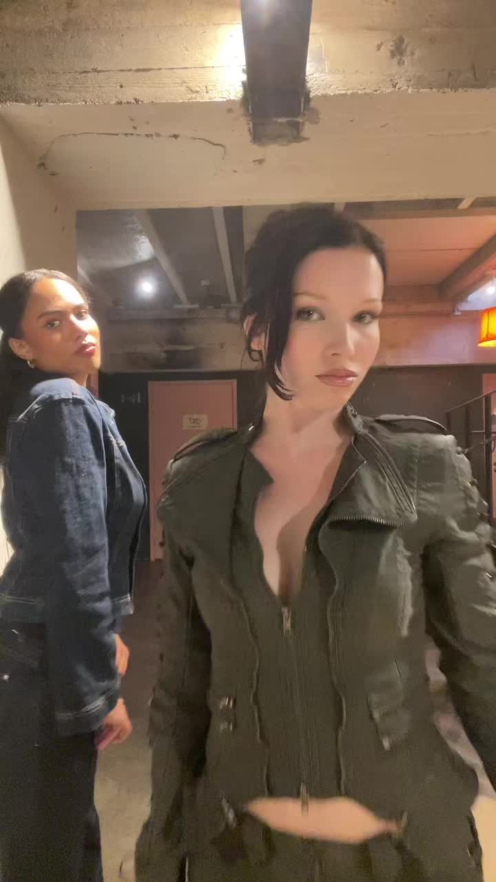 @Ella