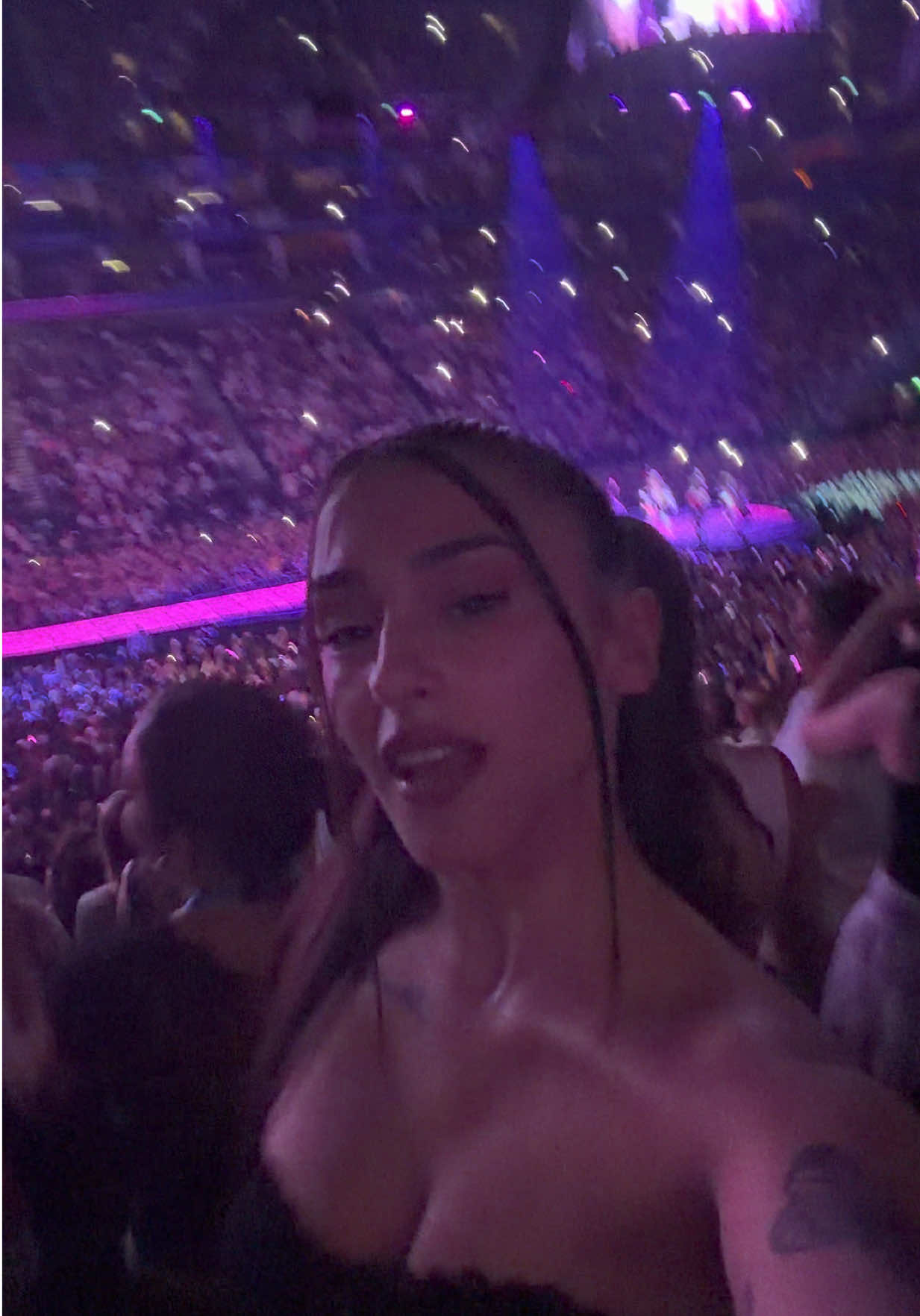 @Χρύσα🦋