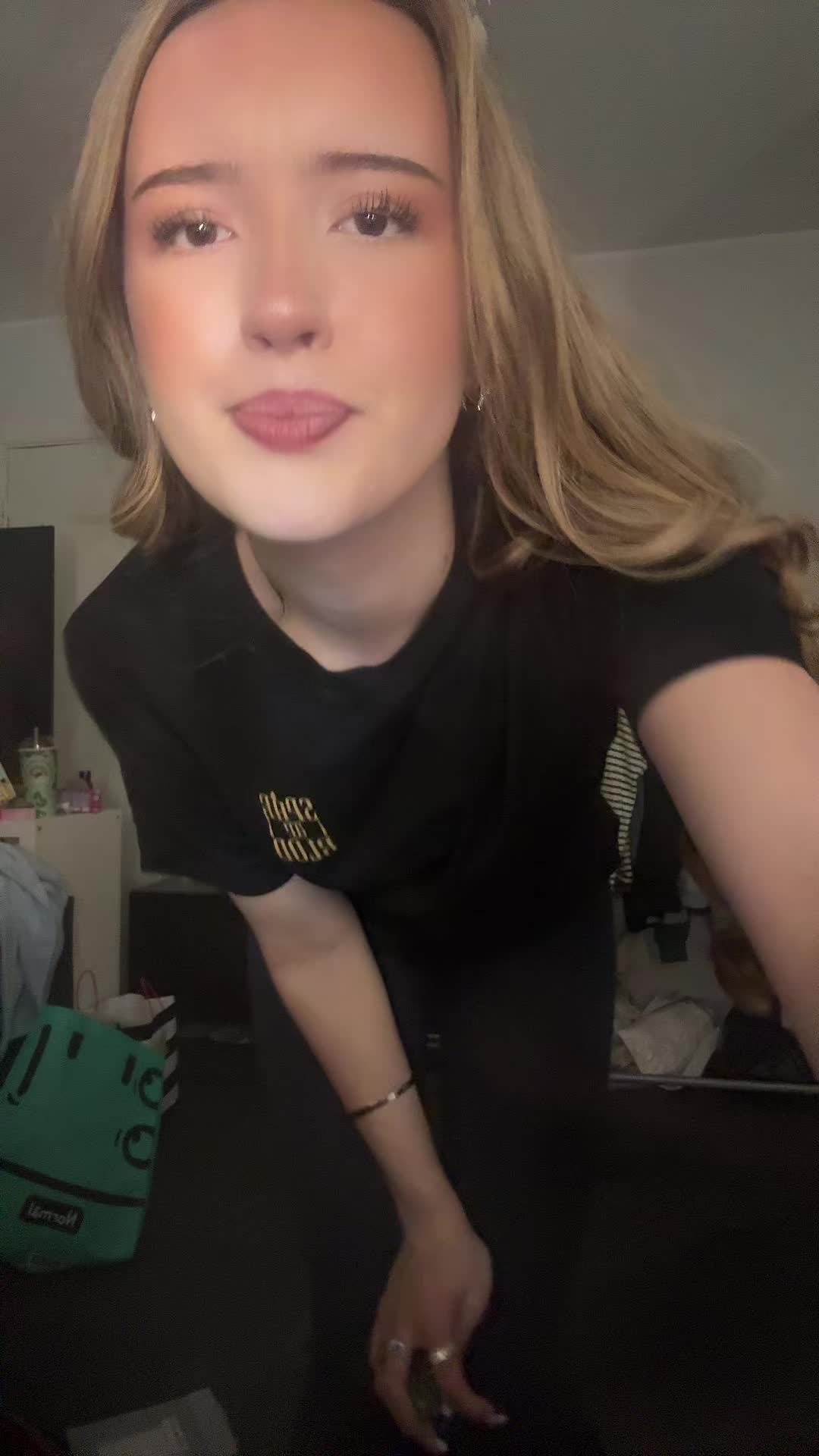 @Ella ♱