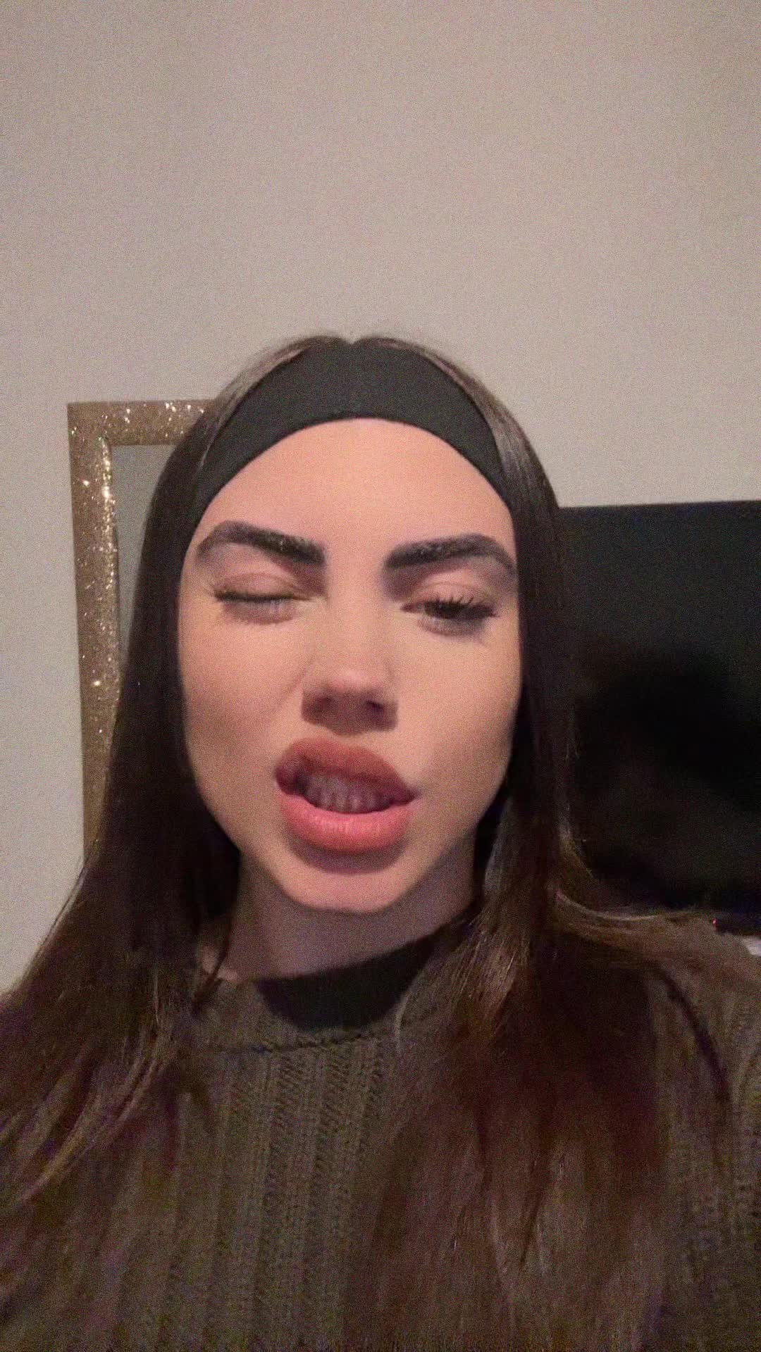 @Rebella👸🏻