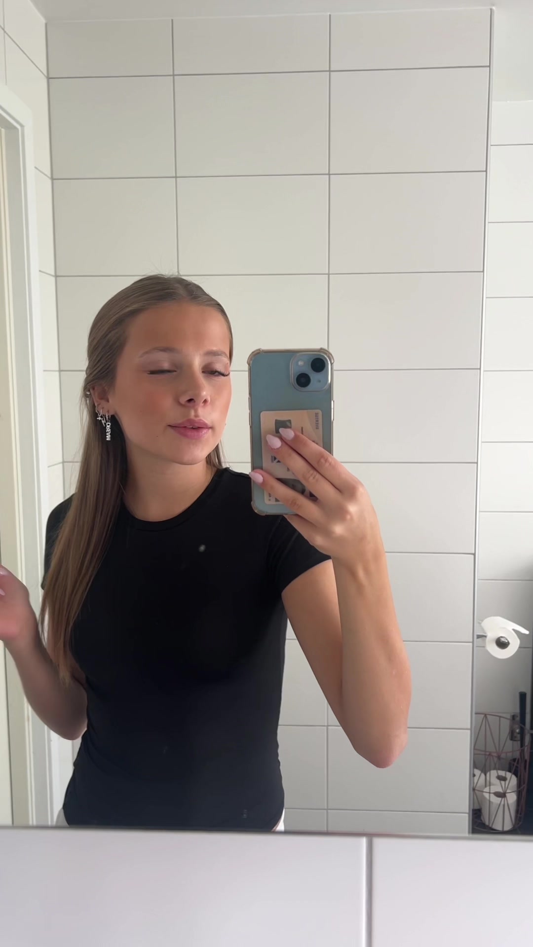 @Ella🫰🏼
