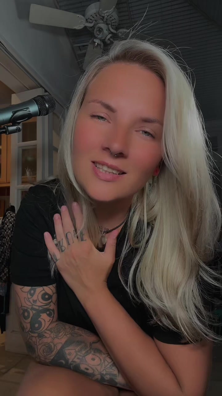 @Niuuszka🏳️&zwj;🌈