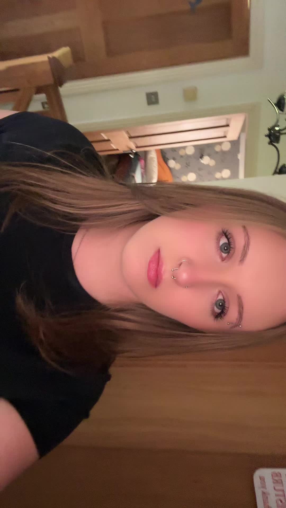 @โ ๐๐๐ฆ๐ข-๐ฅ๐๐ โ