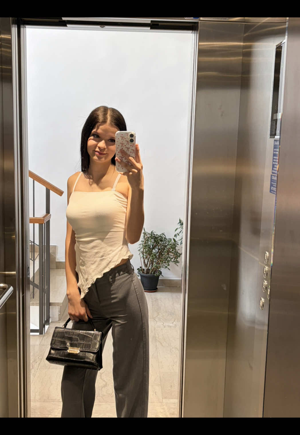 @Adelisa