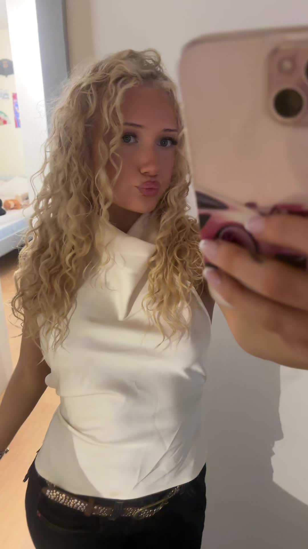 @claraisobell