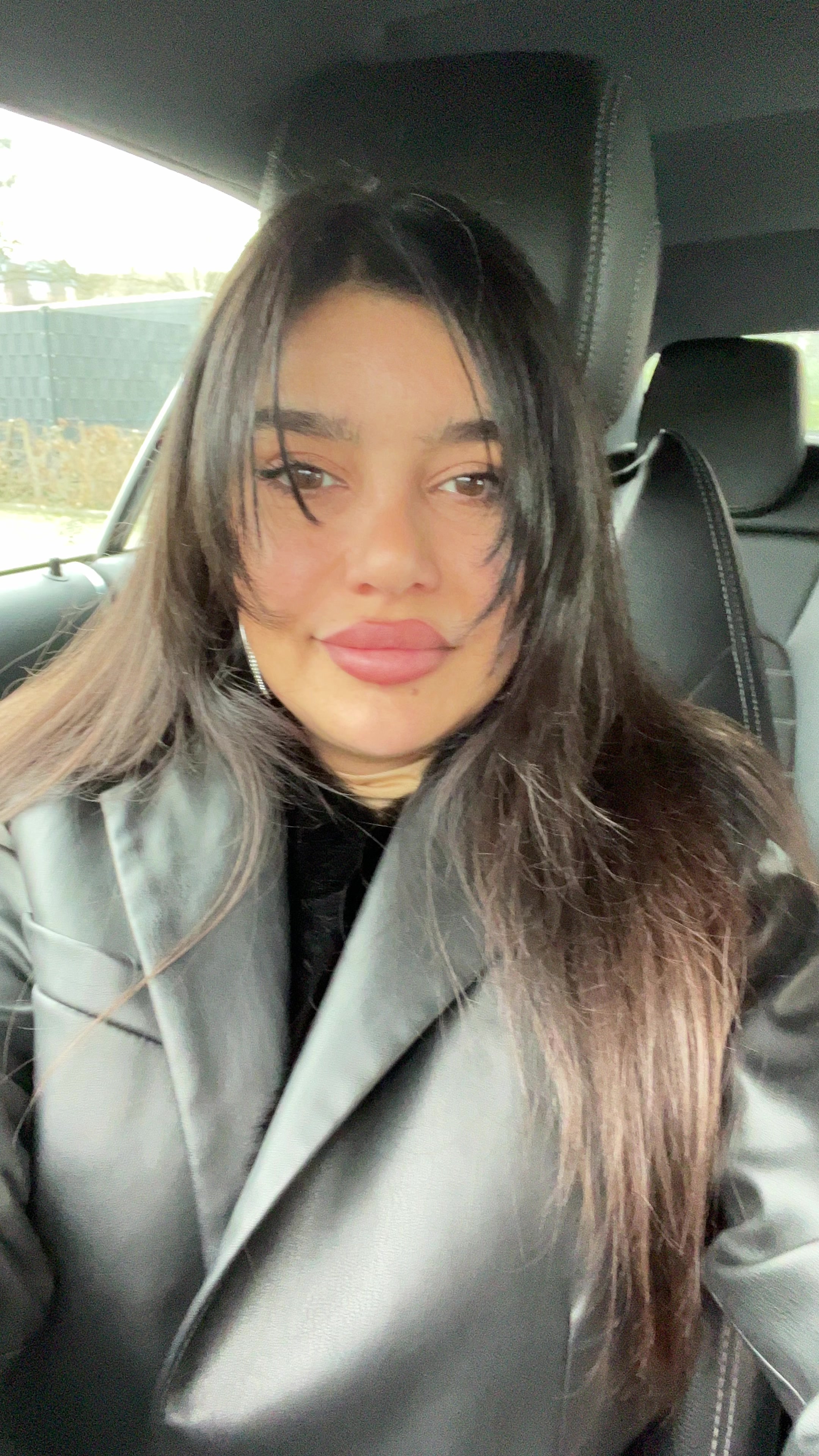 @Bella