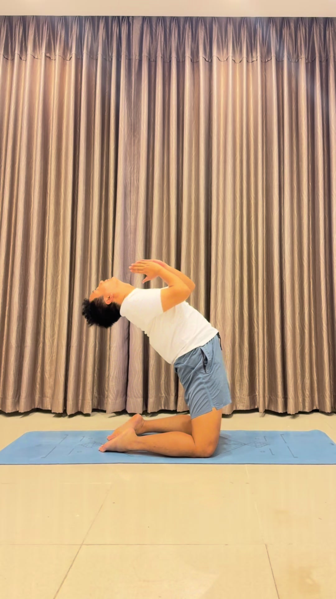 @Yoga With ááᏠThurein đ§âď¸