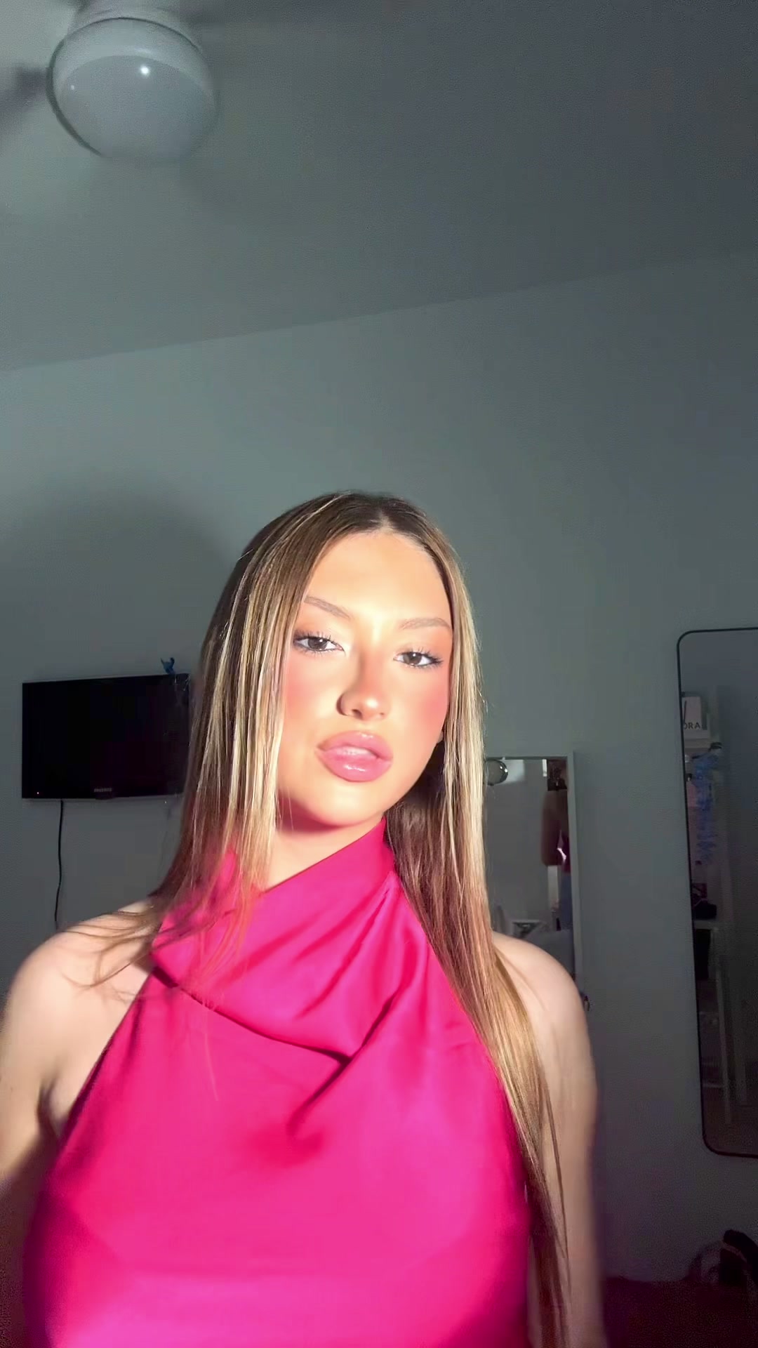 @𝐒𝐚𝐧𝐝𝐫𝐚