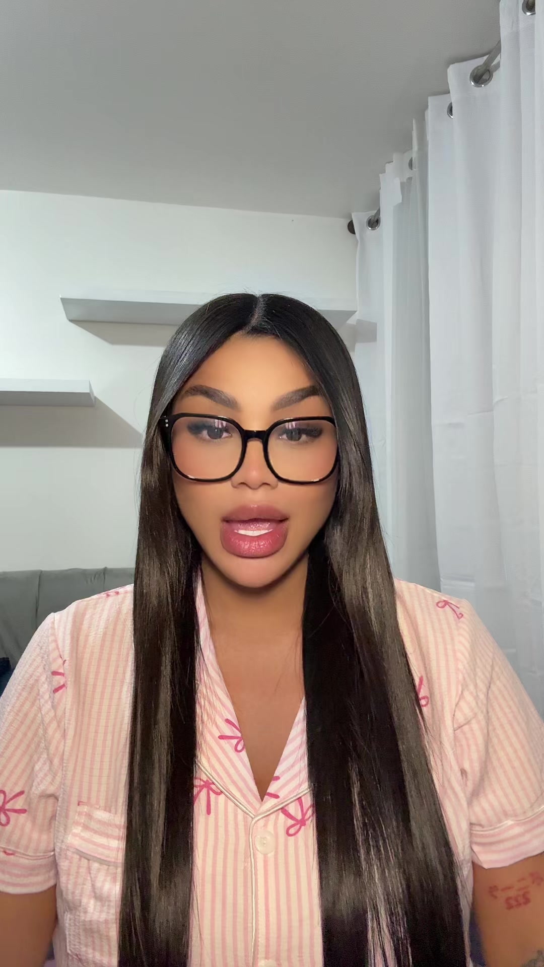 @Tatiqueenoficial 🦋