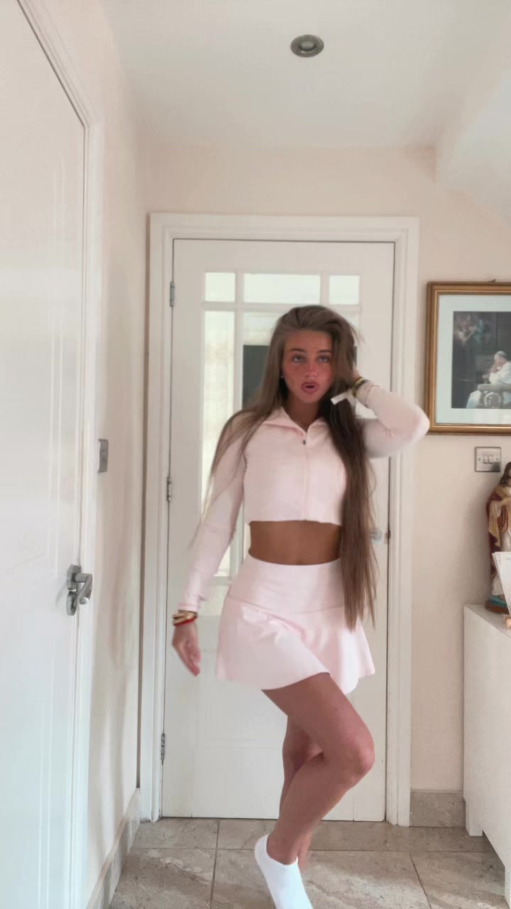 @shakira_doherty_