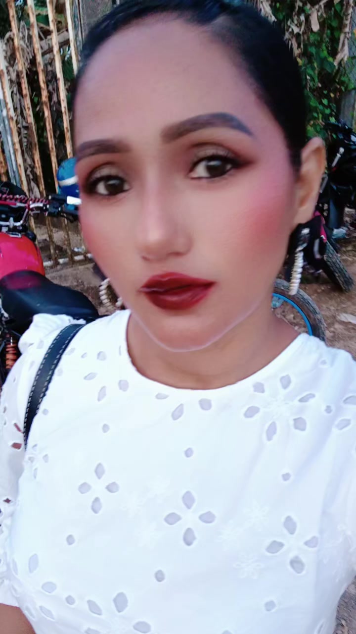@giobaniaespinoza