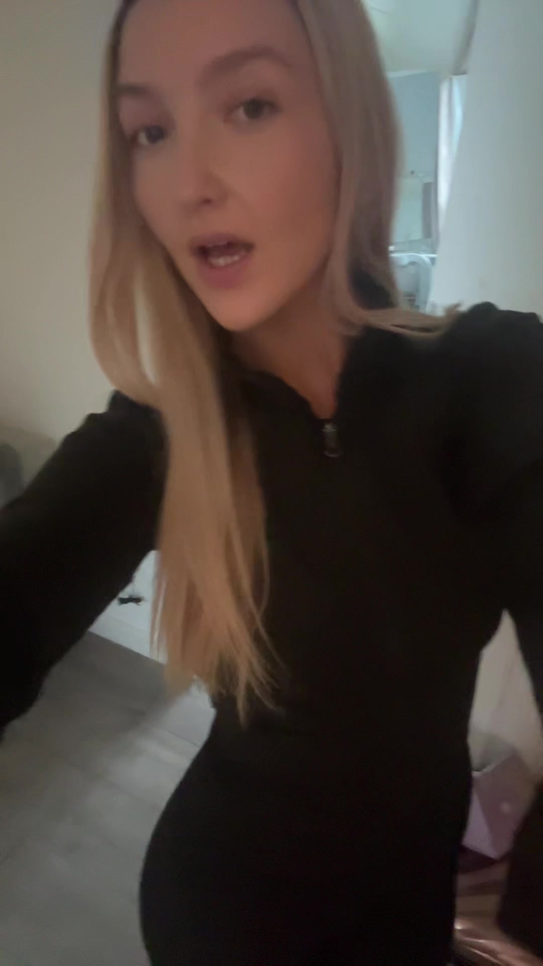 @Robyn x