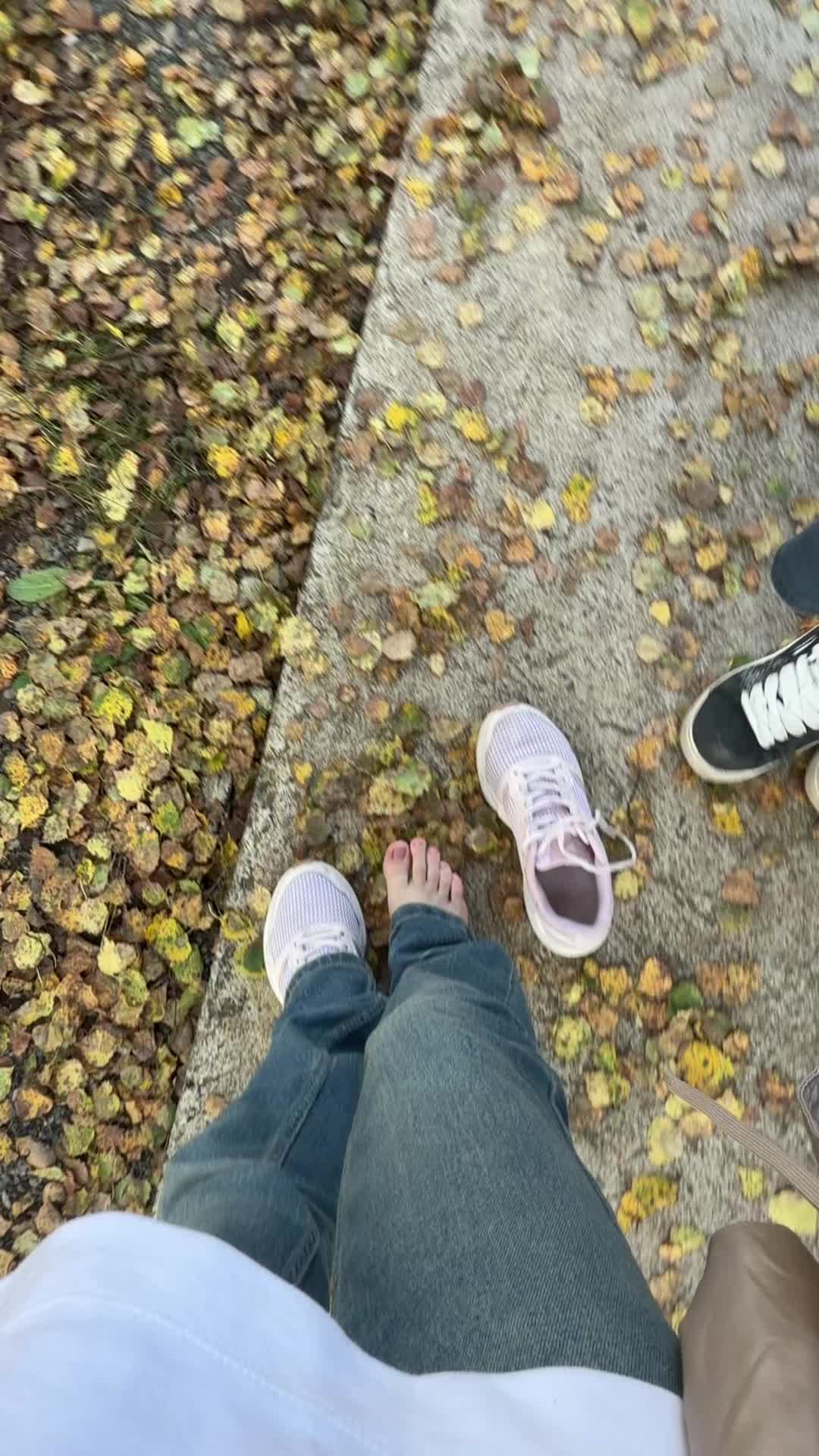 @пальчики амонгасики🦐🫶🏻🦶🏿