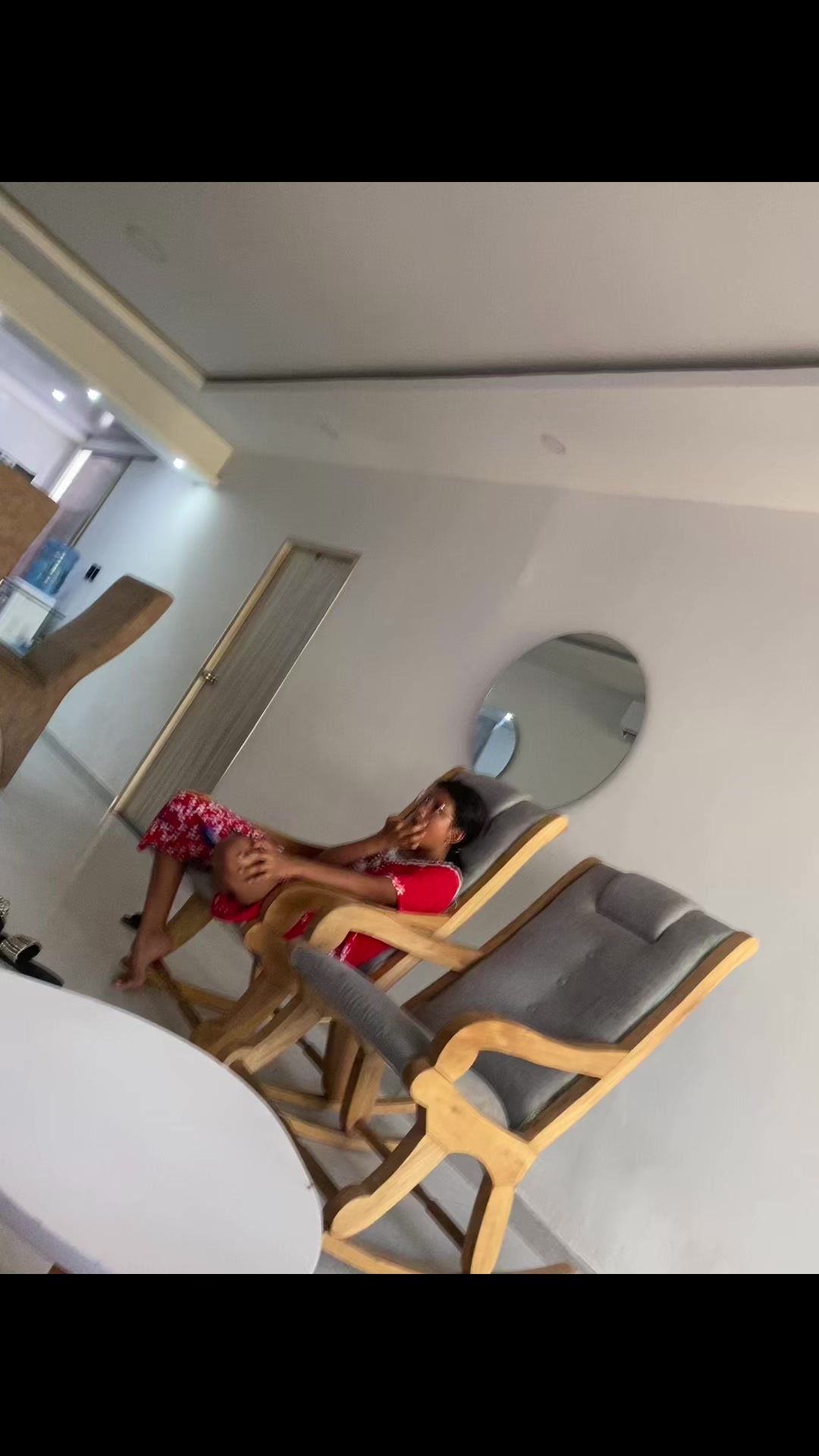 @Elenabrachocambar