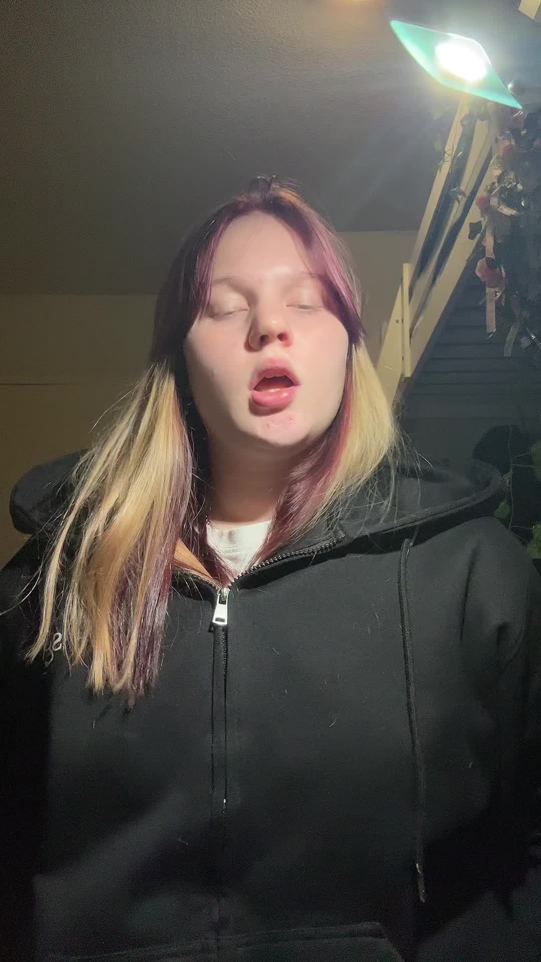 @EMAXOXO💋