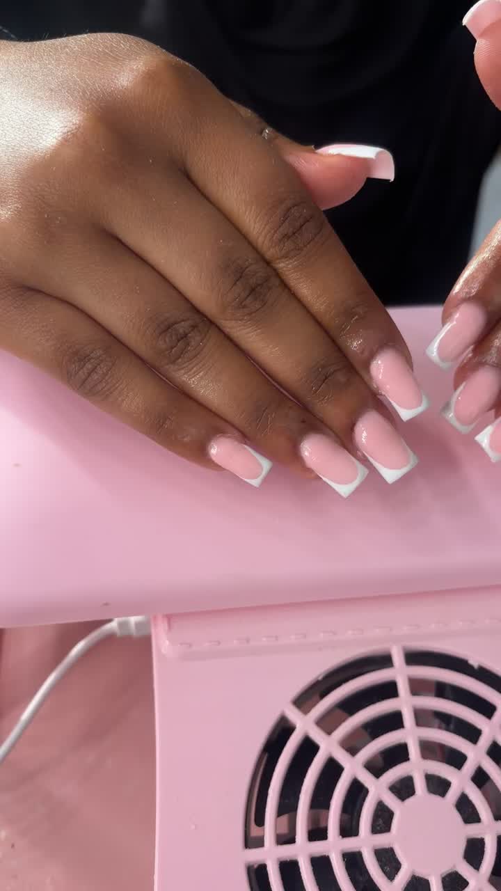 @𝓔𝓵𝓵𝓪💕