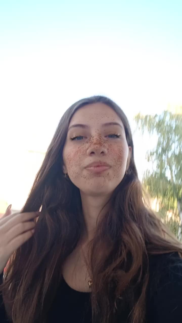 @Poli
