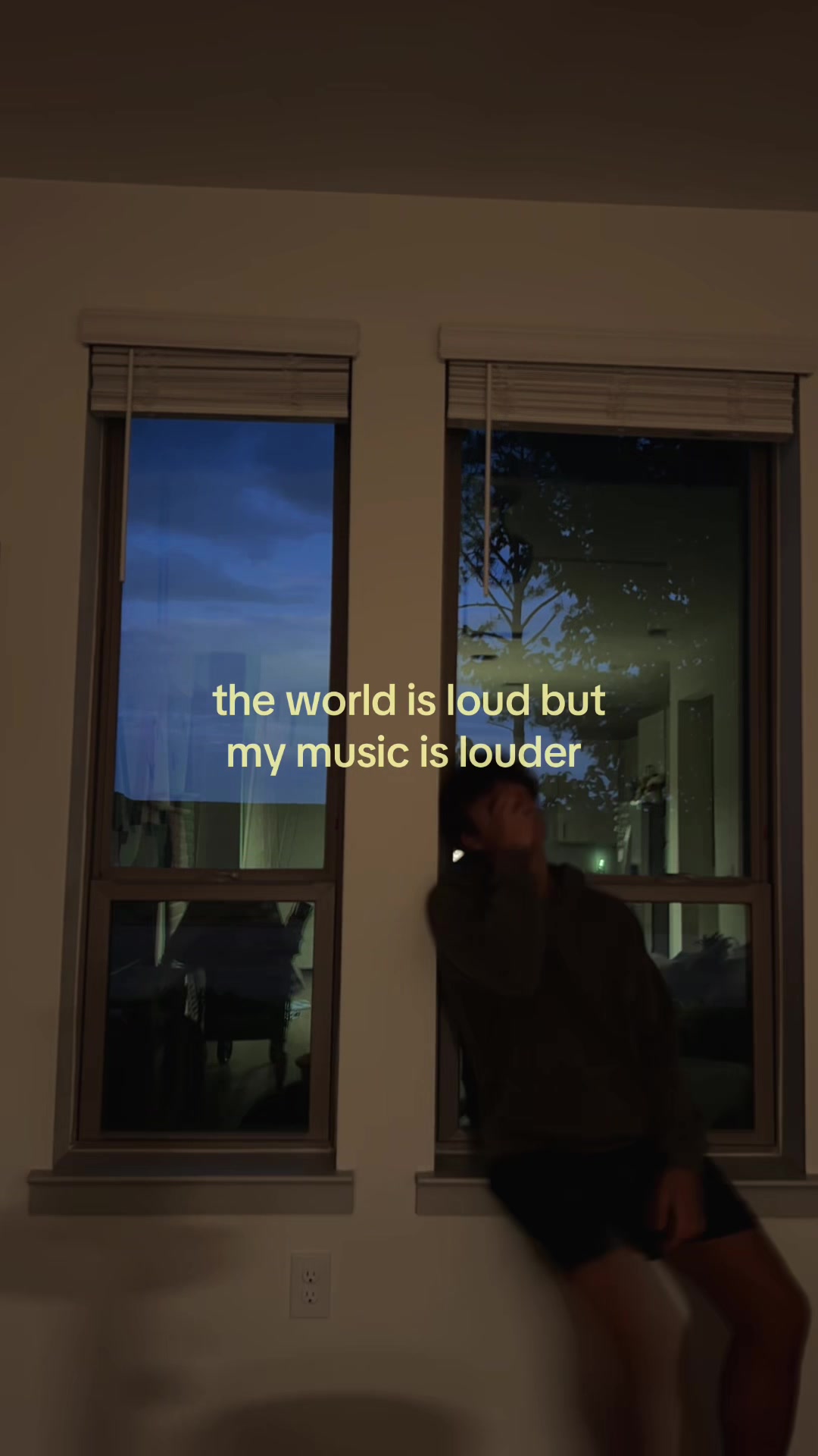 @️
