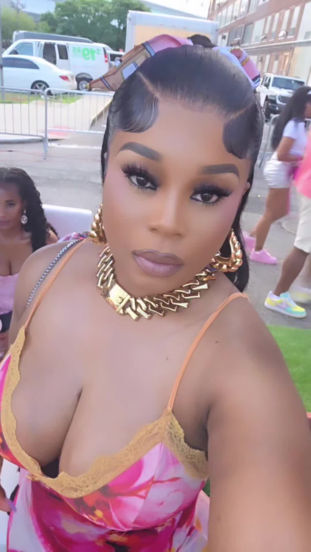 @sexxychiiq