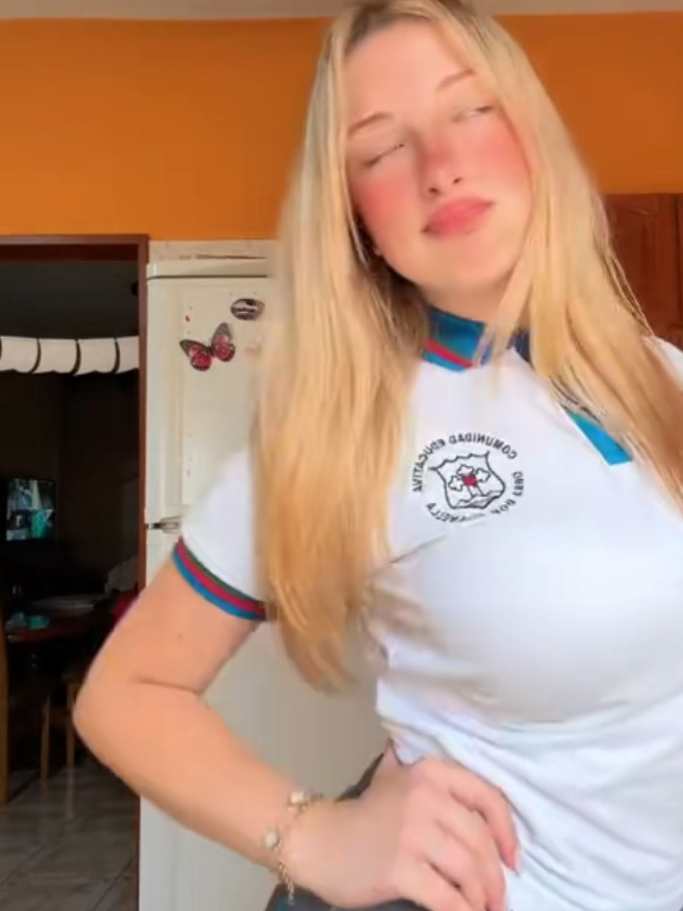 @Colegiala Bonita