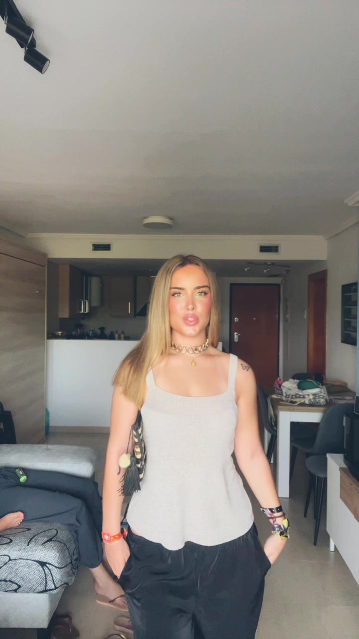 @𝘴𝘢𝘳𝘢