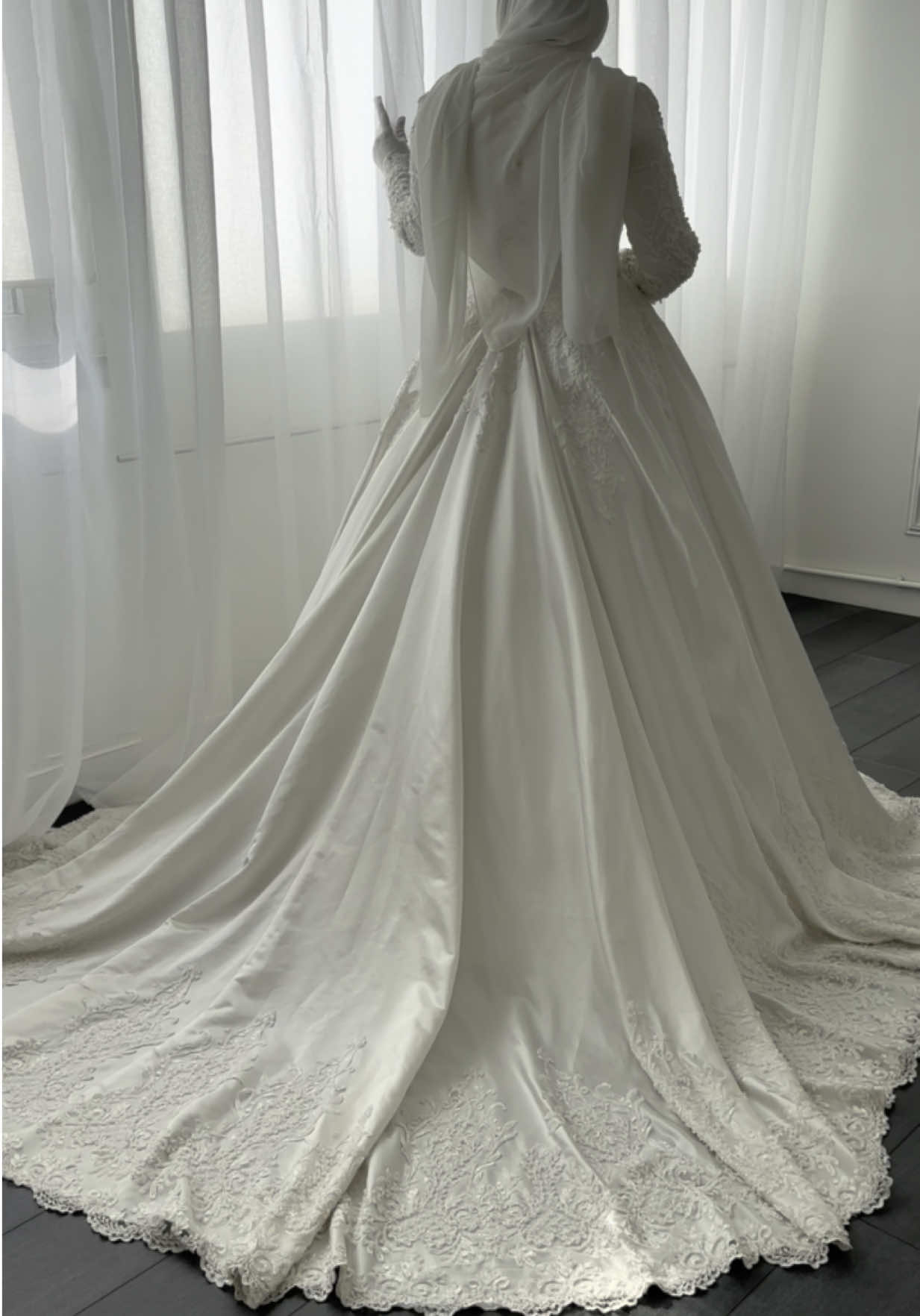 @MyLuxuryDresses