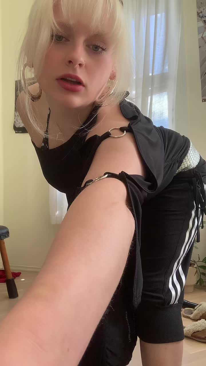 @👣
