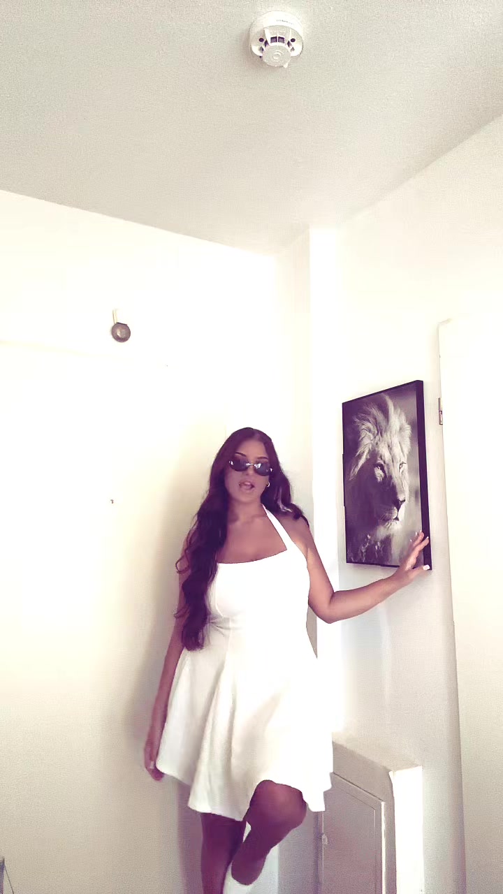 @annaxamira