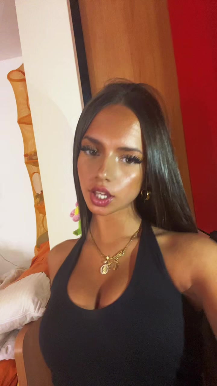 @LARA BLANCO